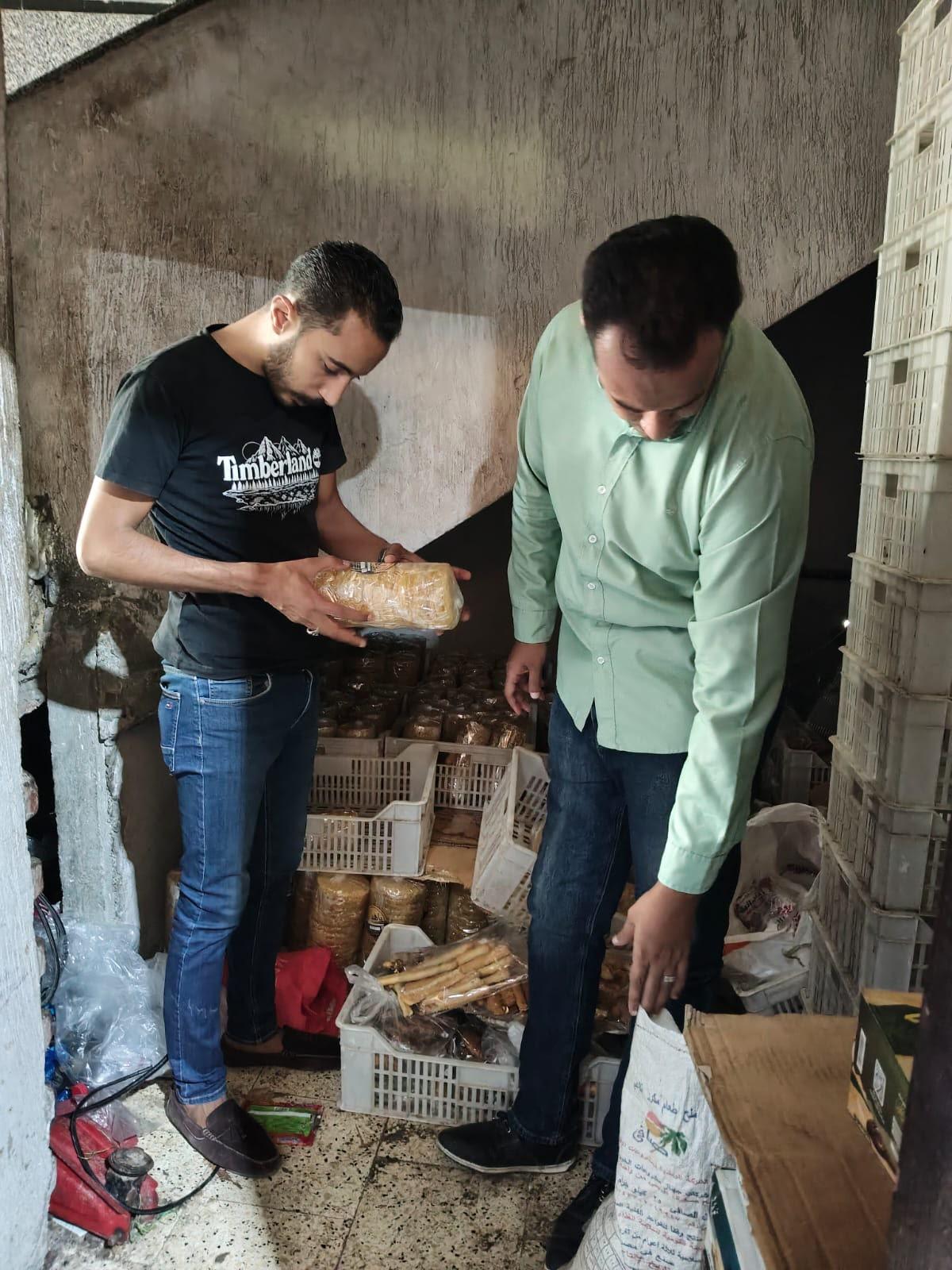 ضبط 950 كجم سكر بدون فواتير داخل منشأة غير مرخصة بالإسكندرية