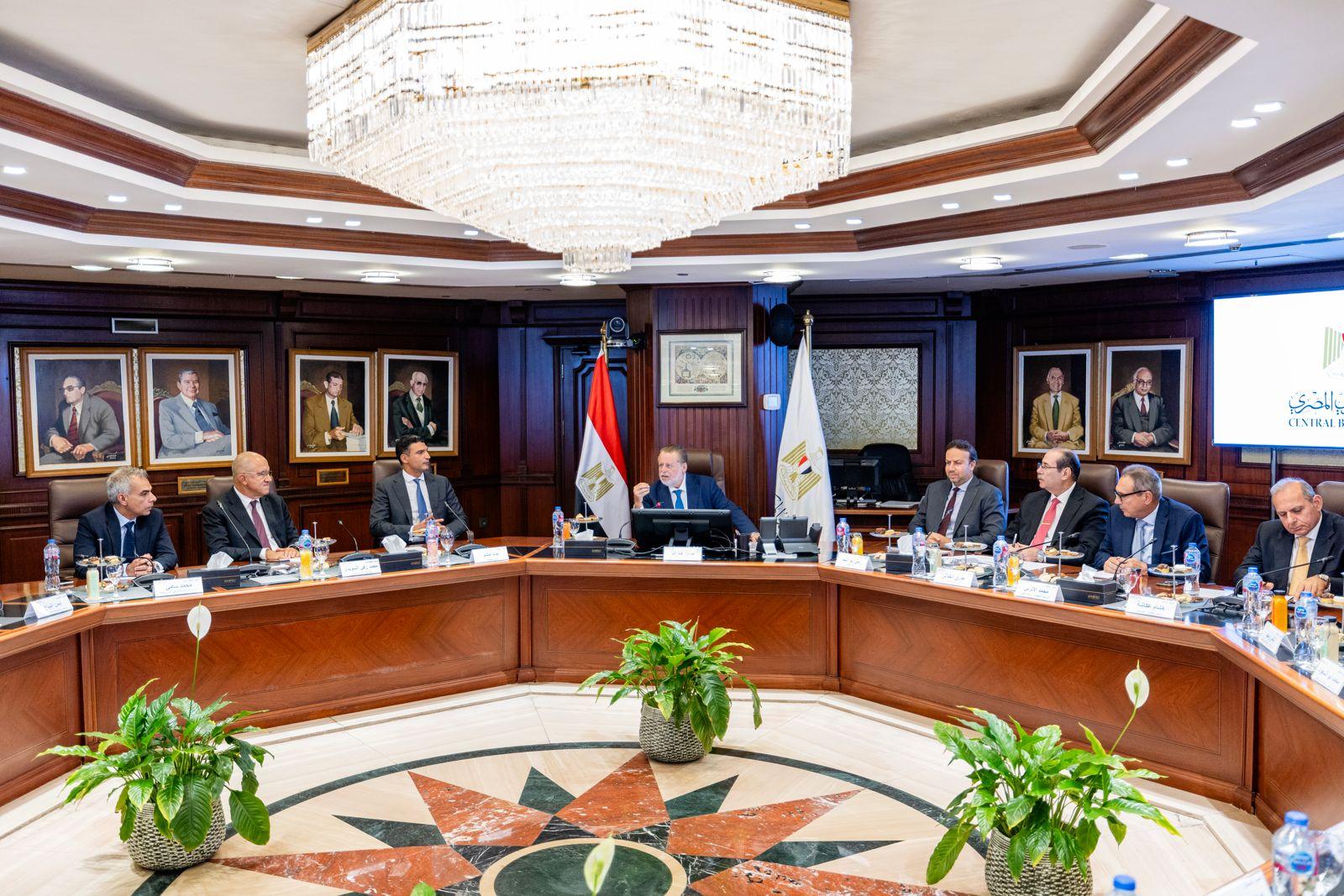 محافظ البنك المركزي المصري ووزير الصناعة يطلقان صندوق إعادة هيكلة المصانع المتعثرة برأس مال مليار جنية