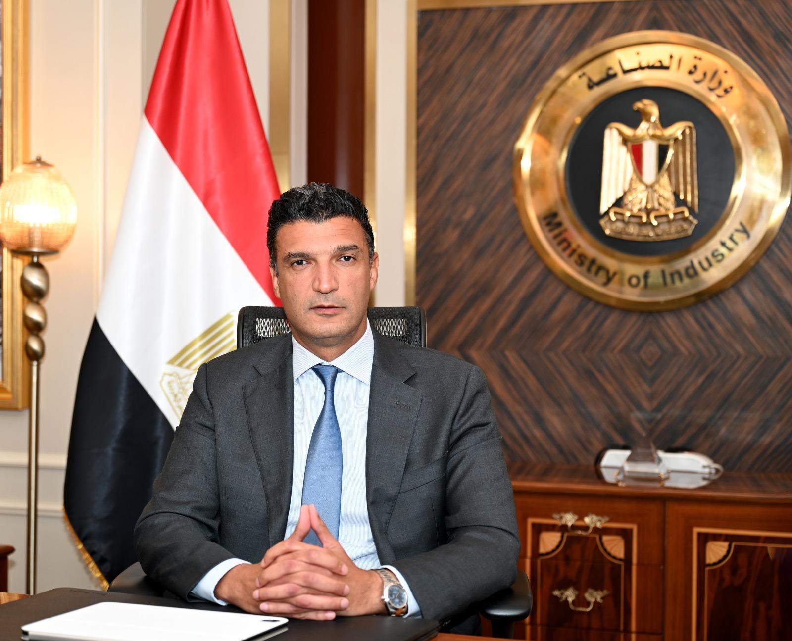 مليار جنيه لإعادة تشغيل المصانع المتعثرة.. «الصناعة» تدعو أصحاب المصانع للتسجيل والاستفادة من التمويل