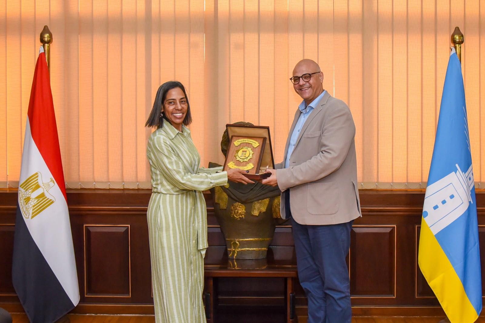 محافظ الإسكندرية يستقبل السكرتير العام للسلطة الدولية لقاع البحار بالأمم المتحدة لبحث حماية السواحل واستكشاف الآثار الغارقة