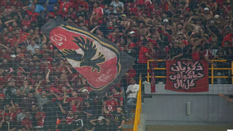 أجواء حماسية لـ جمهور الأهلي والزمالك في مدرجات برونزية العالم لكرة اليد (فيديو)