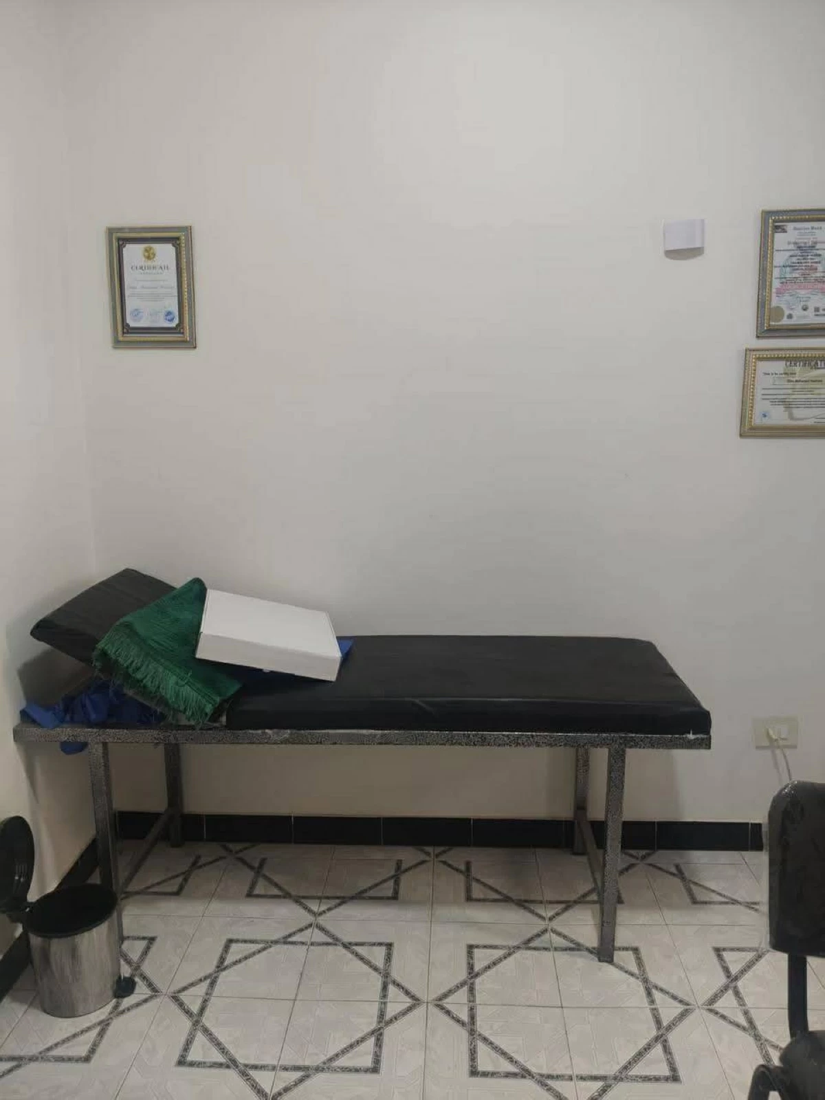 ضبط حاصلة على دبلوم صناعي بتهمة إدارة مركز علاج طبيعي في البحيرة (تفاصيل)