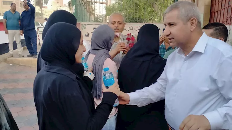 ملابس سوداء وورود.. طالبات الشرقية يحيين ذكرى زميلتهن المتوفاة خلال امتحانات الثانوية