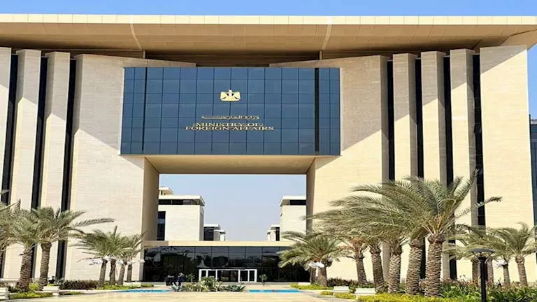 وزير الخارجية يبحث جهود الإفراج عن البحارة المصريين المختطفين