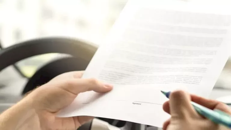 وثيقة تأمين للمصريين بالخارج بتغطية تصل إلى 250 ألف جنيه.. فما التفاصيل؟