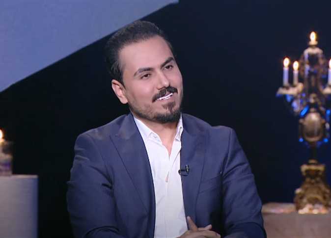 نزار الفارس موديل في كليب غنائي برفقة سيف نبيل في أغنية «ما مطروقة»