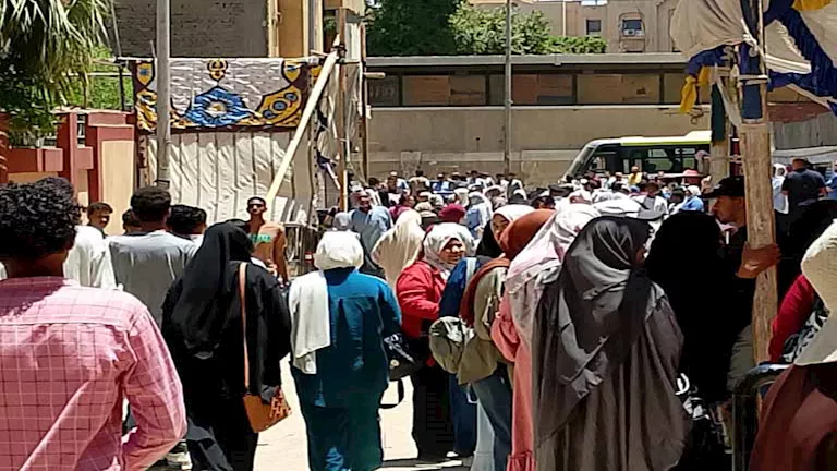 اليوم.. طلاب الثانوية العامة بالنظام القديم يؤدون امتحان اللغة الأجنبية الثانية