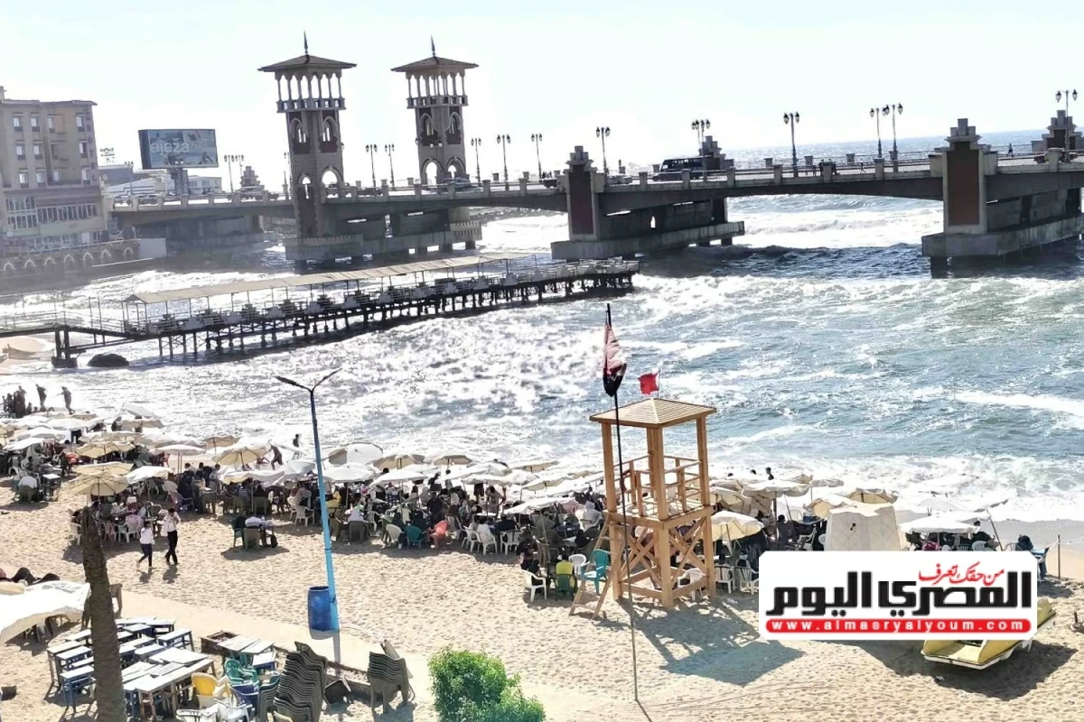 تحذير عاجل للمصيفين.. الراية الحمراء تغلق شواطئ المتوسط حتى الأحد