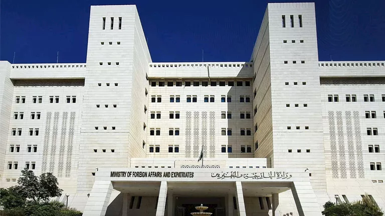 سوريا تعين "الأحمد" مستشارًا للشؤون العربية بعد تحفظ مصر عليه "سفيرًا لديها"