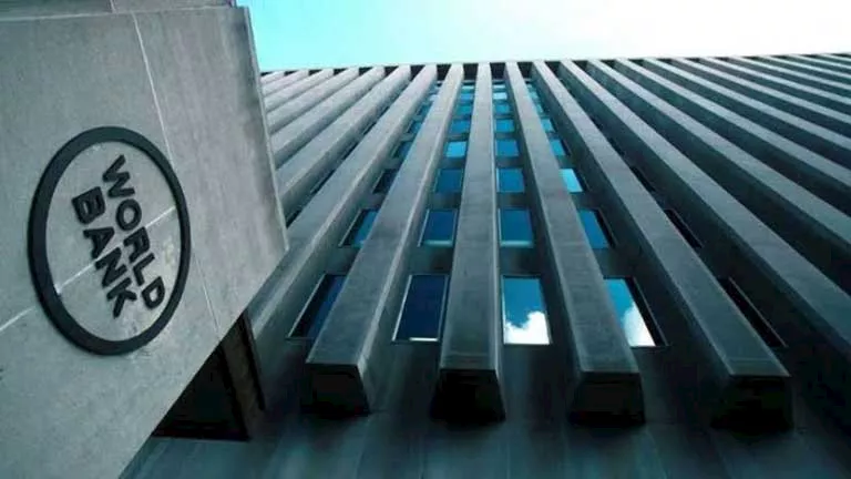 البنك الدولي يرفع توقعاته لنمو الاقتصاد المصري إلى 4.3% في العام المالي الحالي   