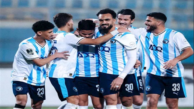 قيمة الصفقة ومدة العقد.. تفاصيل مفاوضات بيراميدز لضم العسقلاني 