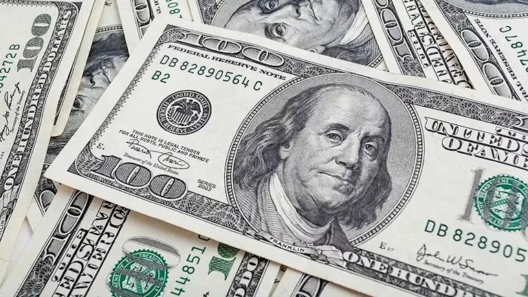 انخفاض كبير في سعر الدولار مقابل الجنيه مع التعاملات الأولى