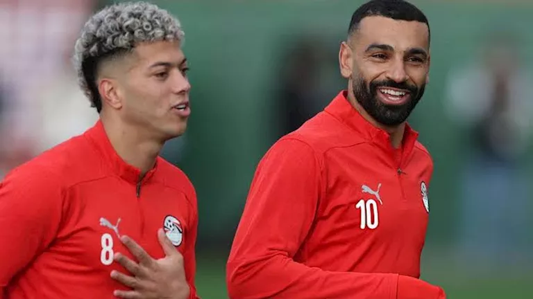إمام عاشور يروي موقفا مؤثرا لمحمد صلاح داخل منتخب مصر
