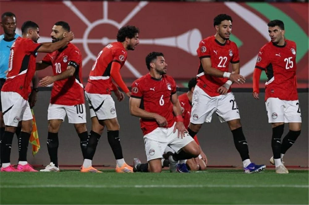 2 مفتوحة.. القنوات الناقلة لمباراة منتخبي مصر وأنجولا والمعلق اليوم في كأس الأمم الأفريقية