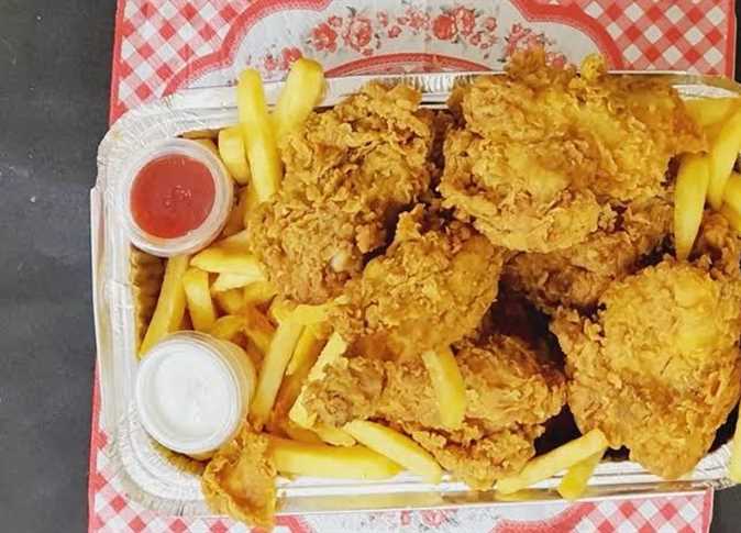 فطار 25 رمضان.. دجاج بروستد مع أرز ريزو وكول سلو
