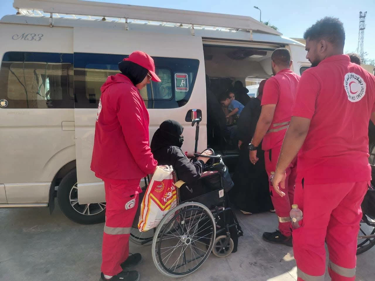 معبر رفح البري يستقبل دفعة جديدة من العائدين الفلسطينيين