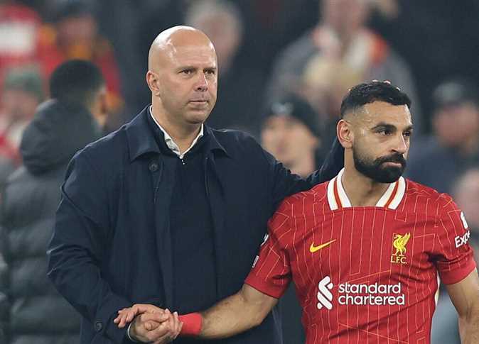 «إنفاق قياسي وشكاوى متكررة».. هل يفقد سلوت السيطرة على ليفربول؟