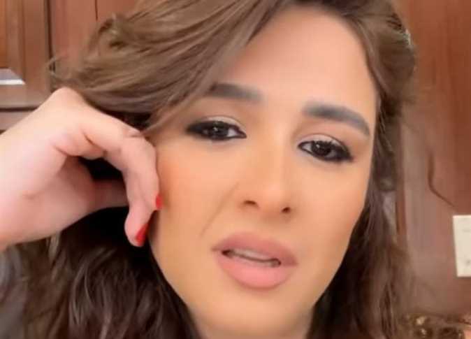 «اختياراتي مدمرة حياتي».. ياسمين عبدالعزيز تهنئ جمهورها بعيد الفطر على طريقتها الخاصة (فيديو)