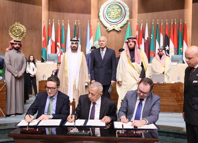الأكاديمية العربية تُوقع مذكرة تفاهم ثلاثية لتعزيز التعاون البحثي في مجال الأمن السيبراني