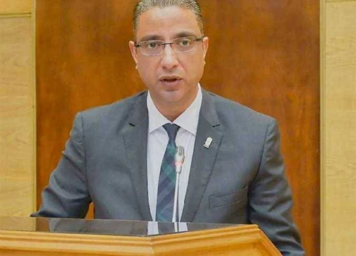«رفع مخلفات وصيانة سلم مشاة».. الجيزة تستجيب لعدد من شكاوى الأهالى على «السوشيال ميديا»