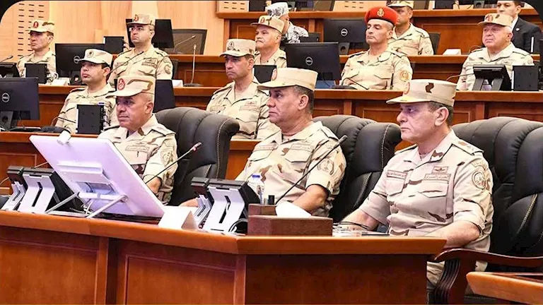 صور.. وزير الدفاع يشهد تنفيذ المرحلة الرئيسية لمشروع إدارة الحرب الكيميائية