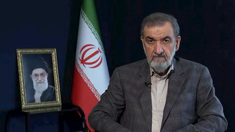 مستشار المرشد الإيراني: سنحاسب الأمريكيين إذا تعرضت إيران لتهديد