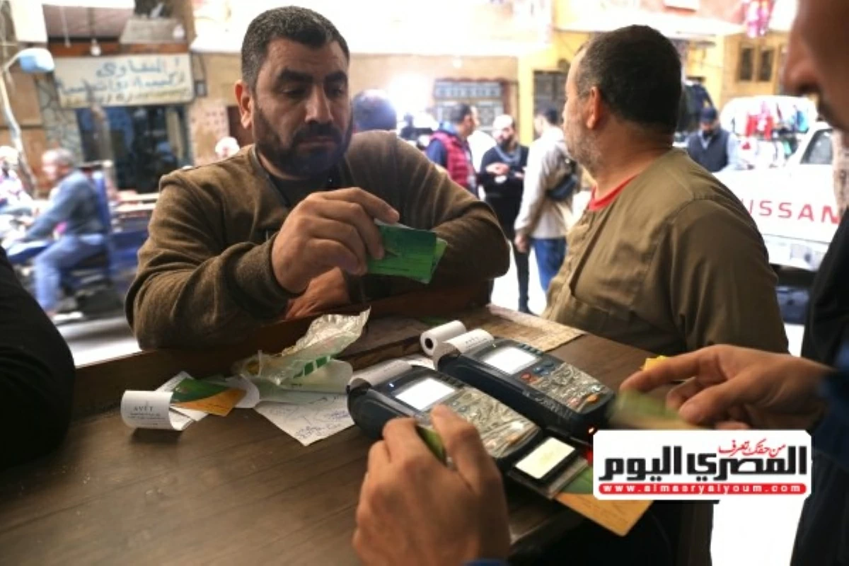 إبراهيم محلب يحسم الجدل: نجاح الدعم النقدى يبدأ من الأسواق وليس من الأموال