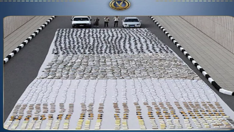 سقوط أباطرة الكيف والسلاح.. مقتل 6 عناصر إجرامية وضبط مخدرات بـ390 مليون جنيه | صور 