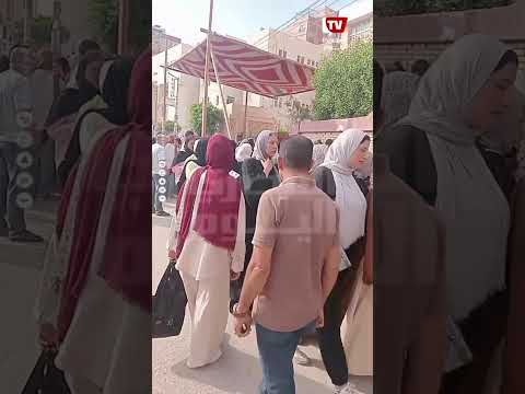 توافد طلاب الثانوية العامة على اللجان لأداء أول أيام الامتحانات بالشرقية