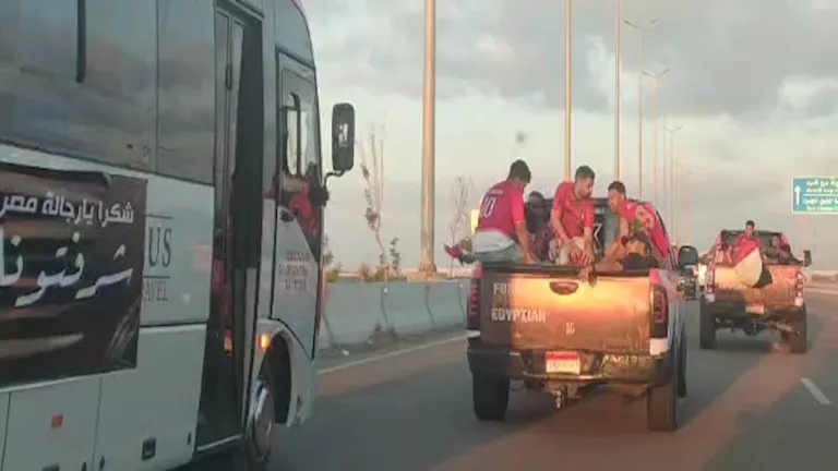 تتبع مسار الطائرة.. كواليس وصول واستقبال بعثة منتخب مصر في العلمين الجديدة (صوروفيديو) "محدث"