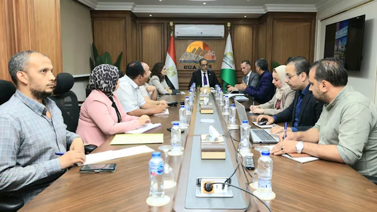 محافظ الجيزة: تطوير ميدان الغاز وإنشاء سوق حضاري بديل في الوراق