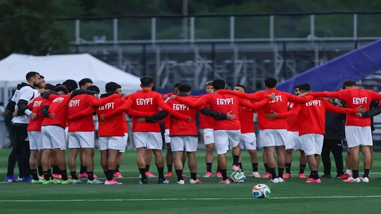 بعد 26 عامًا.. حسام حسن يعود لمواجهة إيران بحثًا عن إنجاز تاريخي