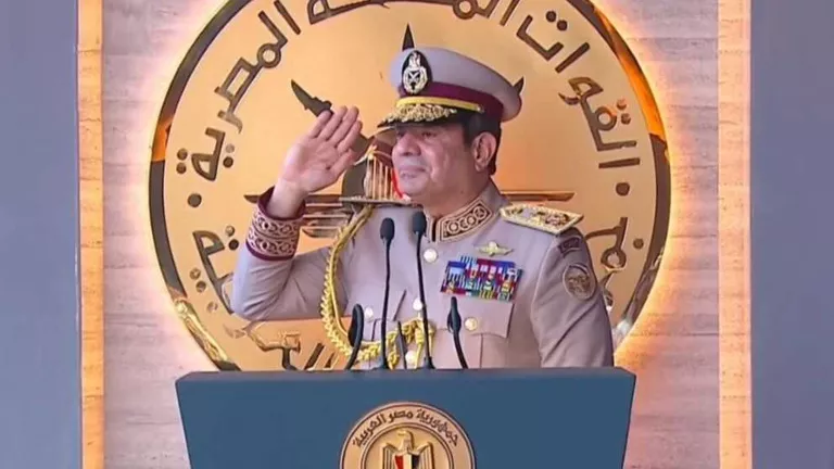  الرئيس السيسي يكشف سبب ارتفاع الدولار من 6 إلى 50 جنيه.. ويعلن مفاجأة