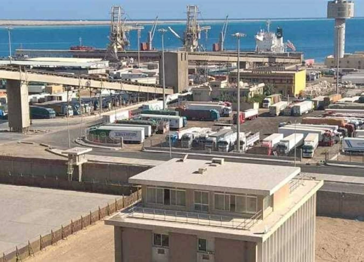 تداول 14 ألف طن و656 شاحنة بضائع عامة ومتنوعة بموانئ البحر الأحمر