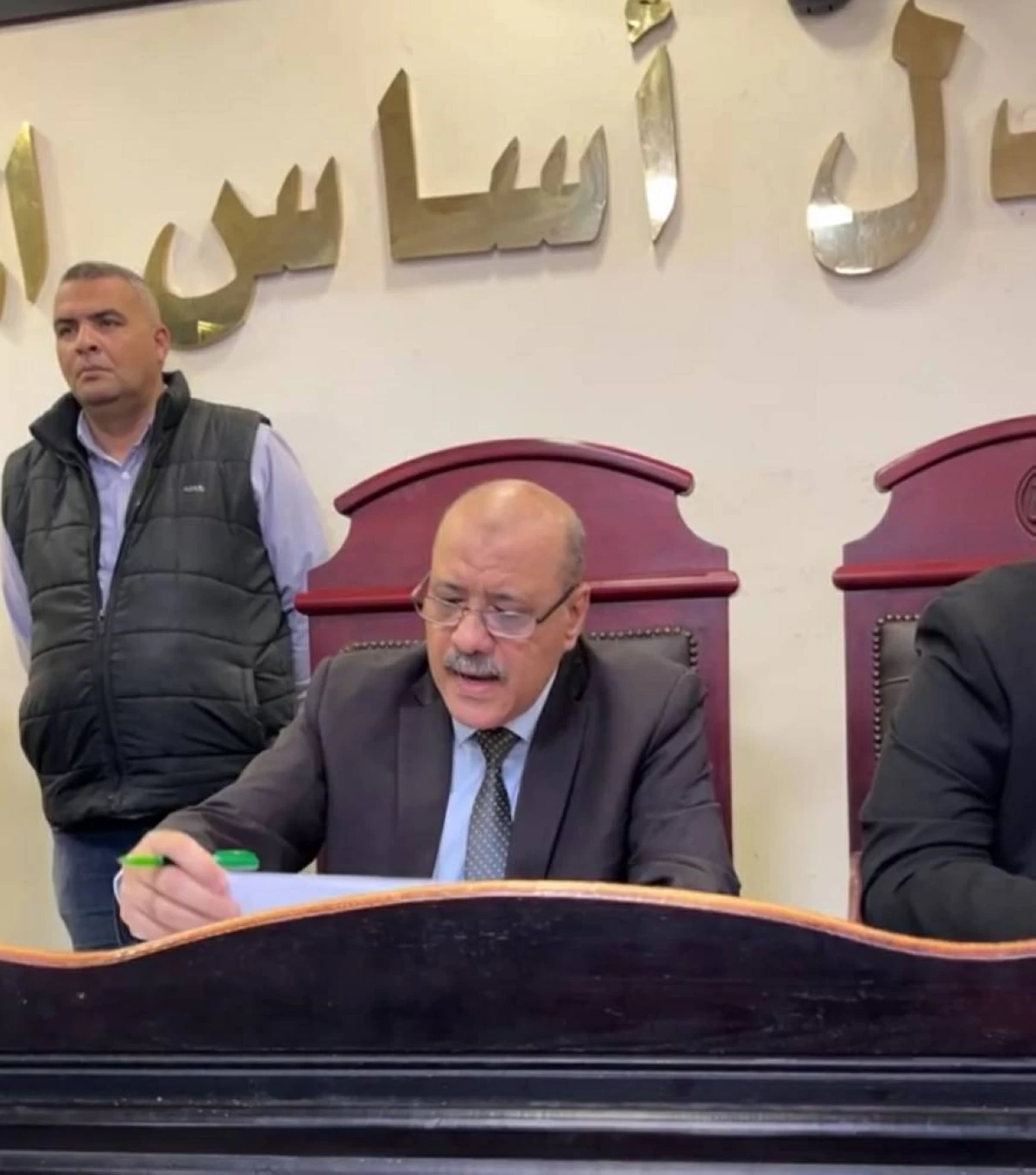 دفنها وغطاها بالأسمنت وأبلغ باختفائها.. إحالة أوراق المتهم بقتل زوجته في البحيرة للمفتي