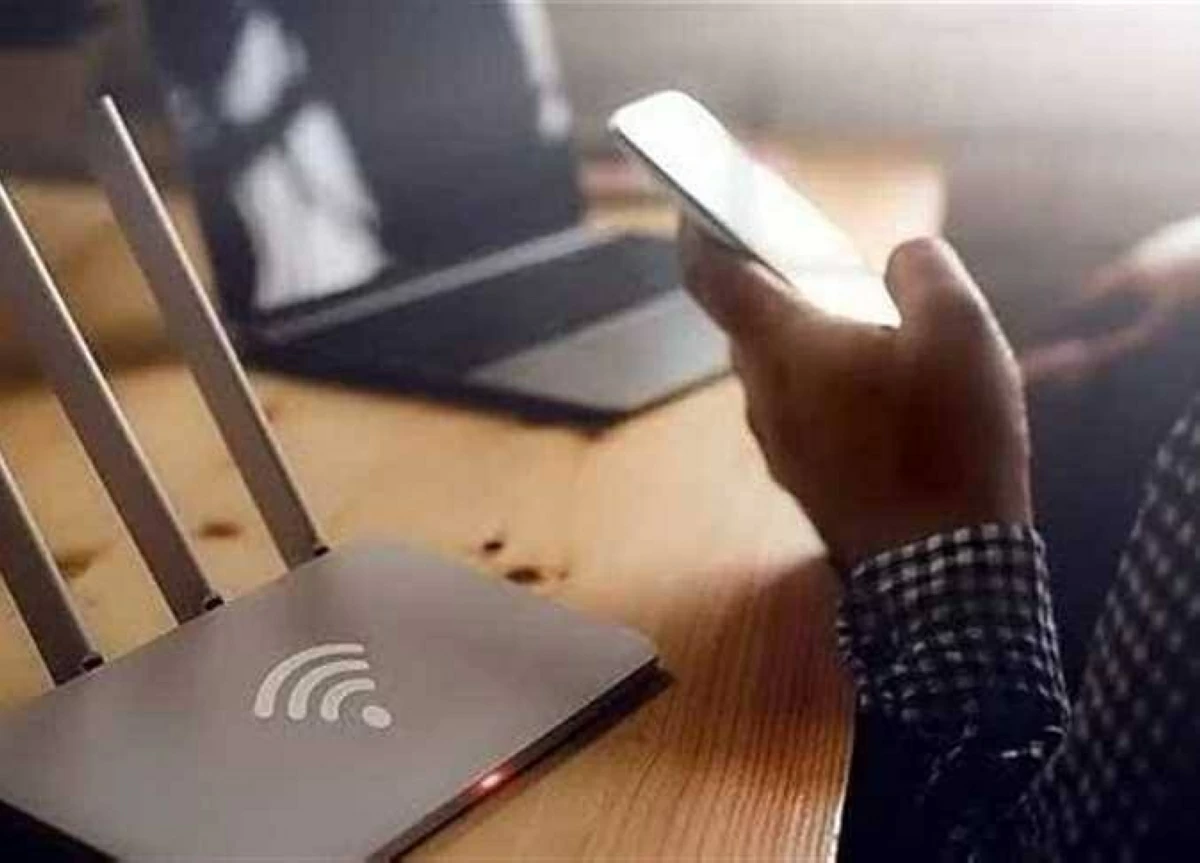 «النت بيكون بطيئ بالليل».. لماذا يضعف الواى فاى داخل بعض المنازل؟.. خبراء يكشفون السبب