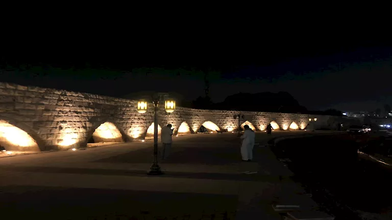 صور| سور مجرى العيون يعود للحياة.. تطوير تاريخي يحول قلب القاهرة إلى مزار سياحي