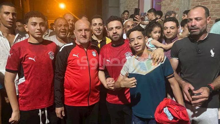 بالأعلام والزمامير.. كيف احتفلت الجماهير المصرية بتأهل مصر التاريخي في كأس العالم؟ (فيديوهات)