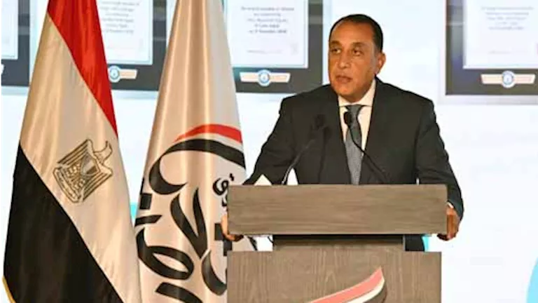 رئيس الوزراء يتابع خطة تطوير القابضة للقطن وتحديث قطاع الغزل والنسيج