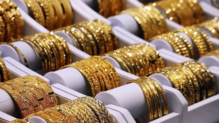 سعر الجنيه الذهب اليوم في مصر يتراجع 720 جنيه
