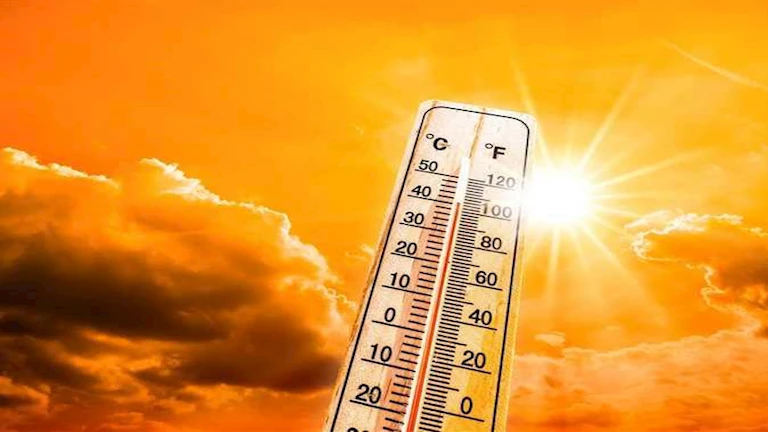 طقس اليوم الإثنين.. الأرصاد تحذر من شبورة ورياح مثيرة للرمال