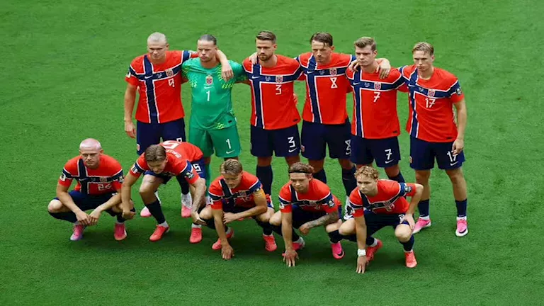 بسبب خسارة النرويج.. رهان طريف بين شركتي طيران يخطف الأضواء في كأس العالم 