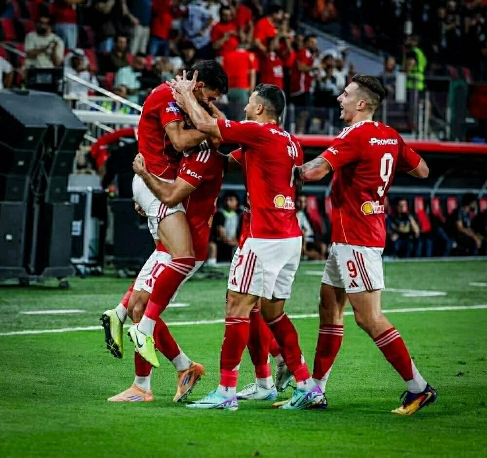 مذاعة.. القنوات الناقلة لمبارة الأهلي ويانج أفريكانز في دوري أبطال أفريقيا والغيابات