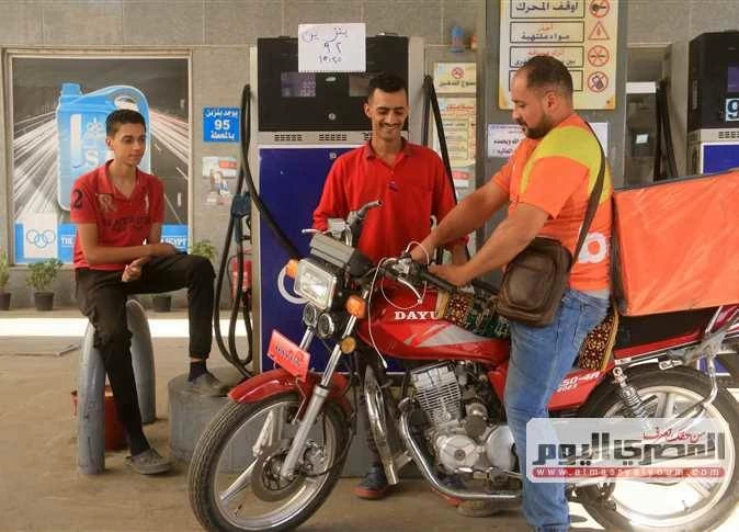 بين توقعات «الغرف التجارية» ونفي «البترول».. هل ترتفع أسعار البنزين والسولار؟ (تقرير)