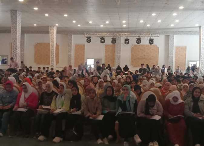بدء المراجعات النهائية المجانية لطلاب الثانوية العامة في كفر الشيخ (صور)