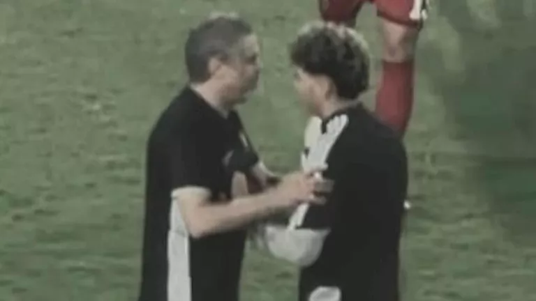 لماذا ذهب إمام عاشور لمدرب الزمالك بعد الهدف الثاني؟