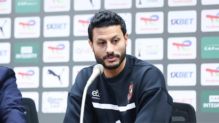 محمد الشناوي يحرس مرمي الأهلي أمام  كيتارا الأوغندي 