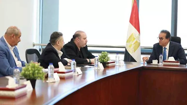وزير الصحة يبحث تنفيذ مدينتين طبيتين بالعاصمة الجديدة والعلمين