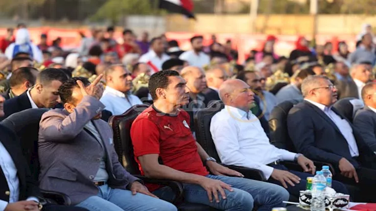 بالصور.. فرحة وزير الرياضة ومحافظ القاهرة بأهداف مصر في شباك الأرجنتين