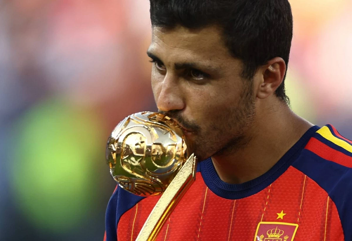 رودري يرد على مفاوضات ريال مدريد
